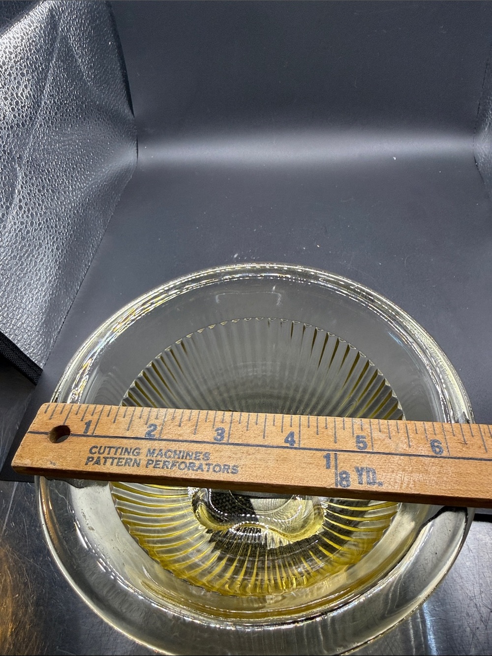Depression Glass Footed Nesting Bowls - Picture 11 of 14